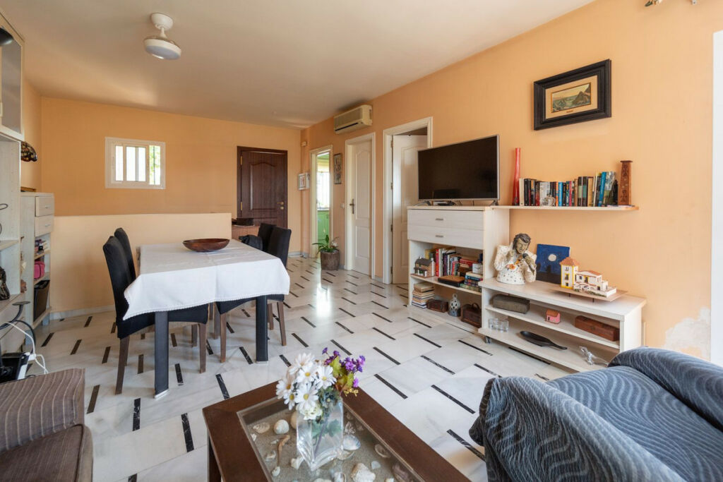 Townhouse Torreblanca Málaga - image 9