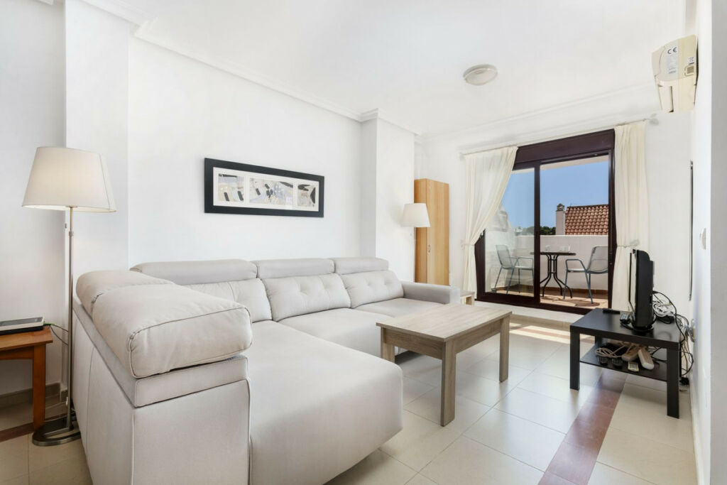 Top Floor Apartment Nueva Andalucía Málaga - image 9