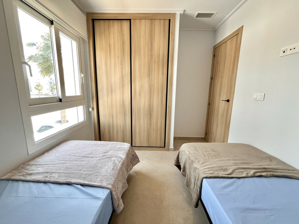 Middle Floor Apartment Guardamar del Segura Alicante - image 9