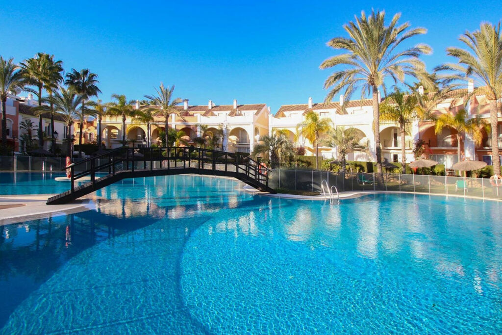Townhouse Bahía de Marbella Málaga - image 9