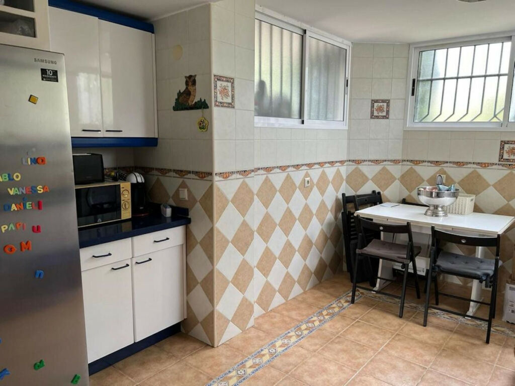 Townhouse Estepona Málaga - image 9