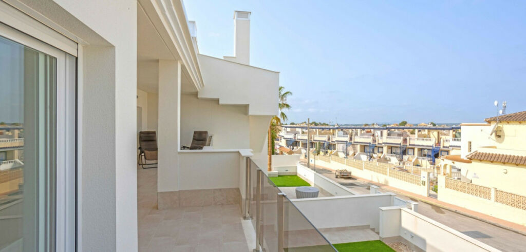 Penthouse Villamartin Alicante - image 9