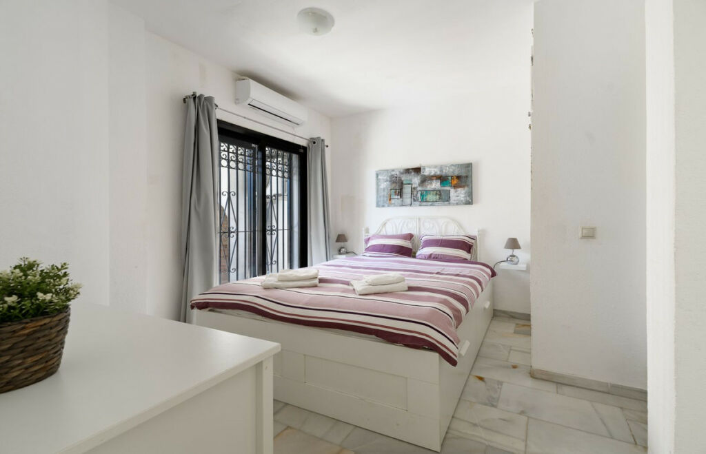 Ground Floor Apartment Calahonda Málaga - image 9