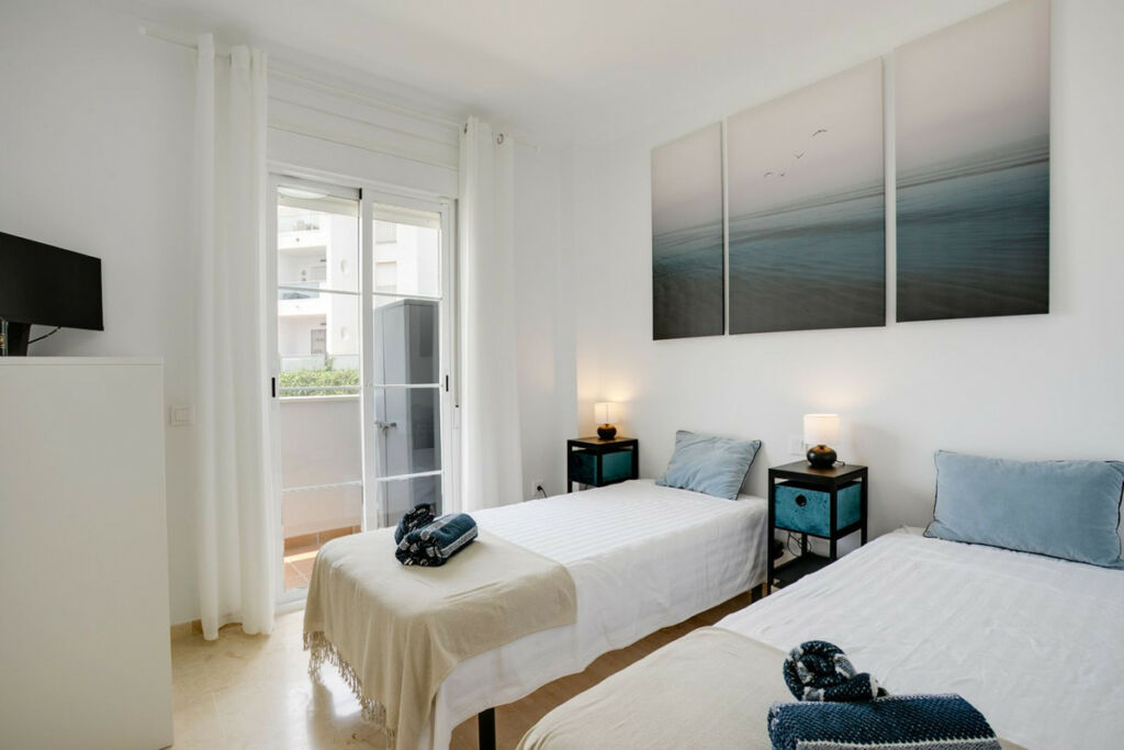 Middle Floor Apartment Manilva Málaga - image 9