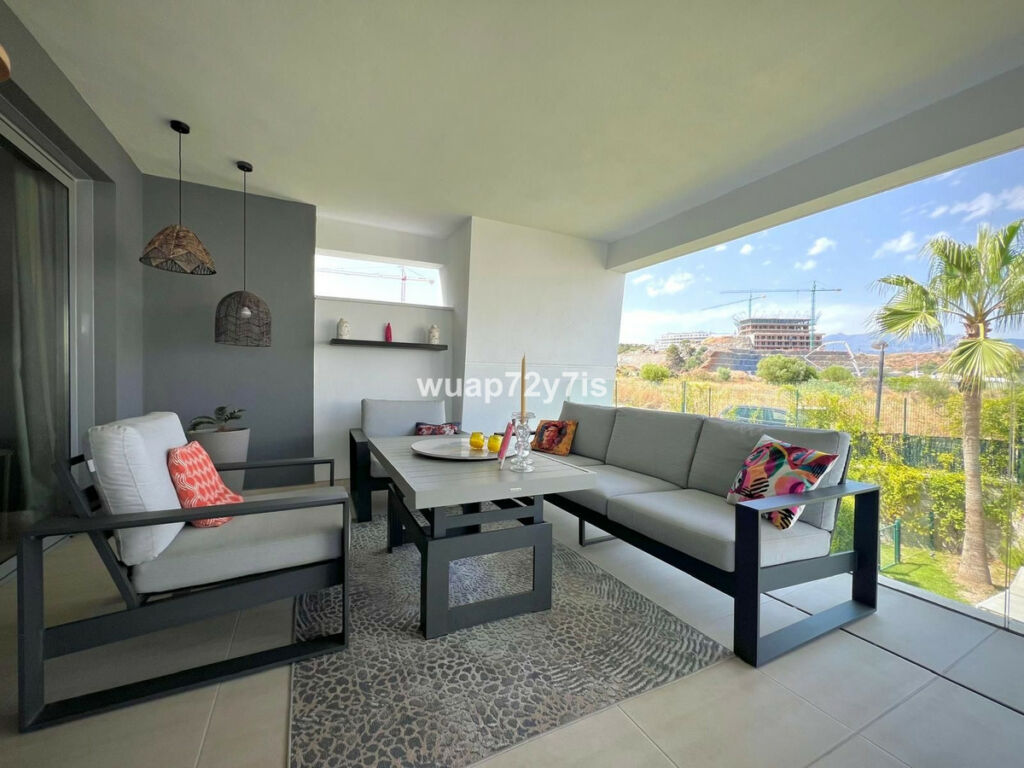 Middle Floor Apartment Estepona Málaga - image 9