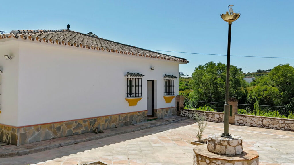 Detached Villa Alhaurín el Grande Málaga - image 9