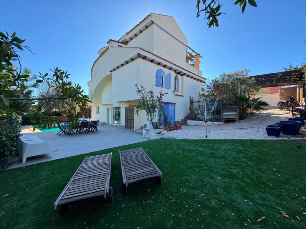 Detached Villa La Zenia Alicante - image 9