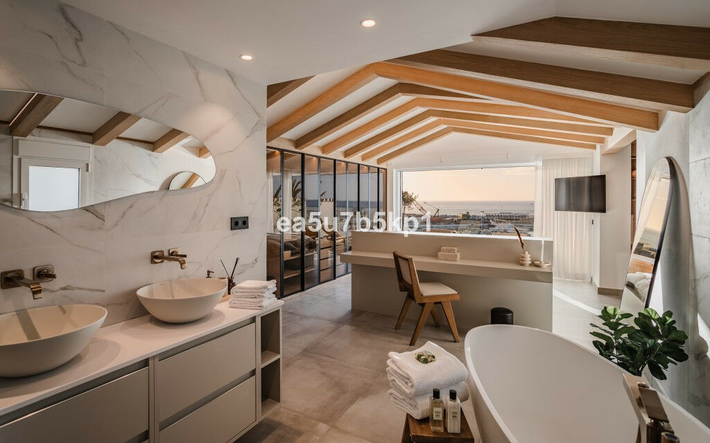 Penthouse Puerto Banús Málaga - image 9