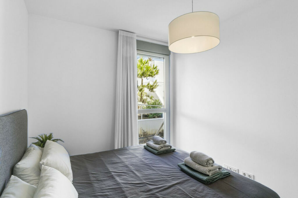Middle Floor Apartment Cancelada Málaga - image 9
