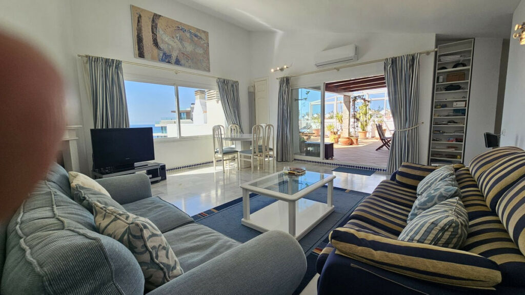 Top Floor Apartment Estepona Málaga - image 9