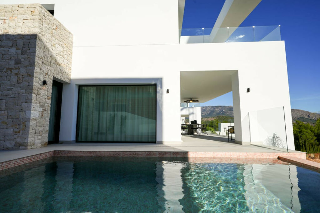 Detached Villa Polop Alicante - image 9