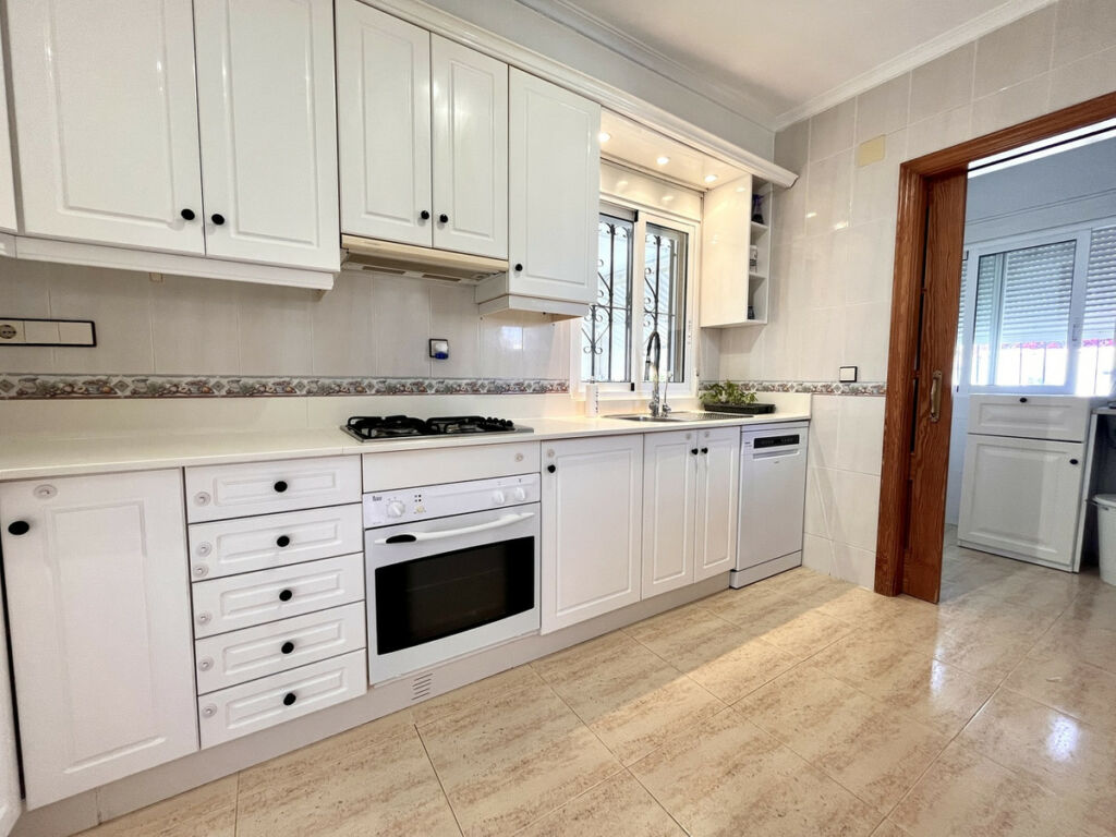 Detached Villa San Miguel de Salinas Alicante - image 9