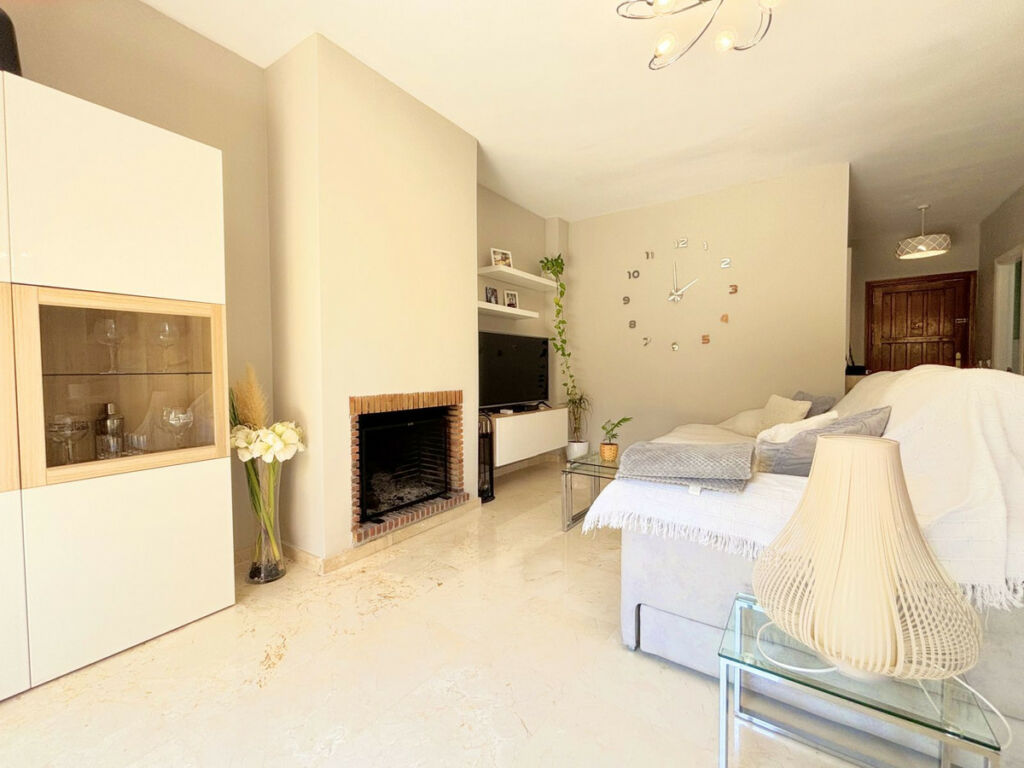 Townhouse Estepona Málaga - image 9