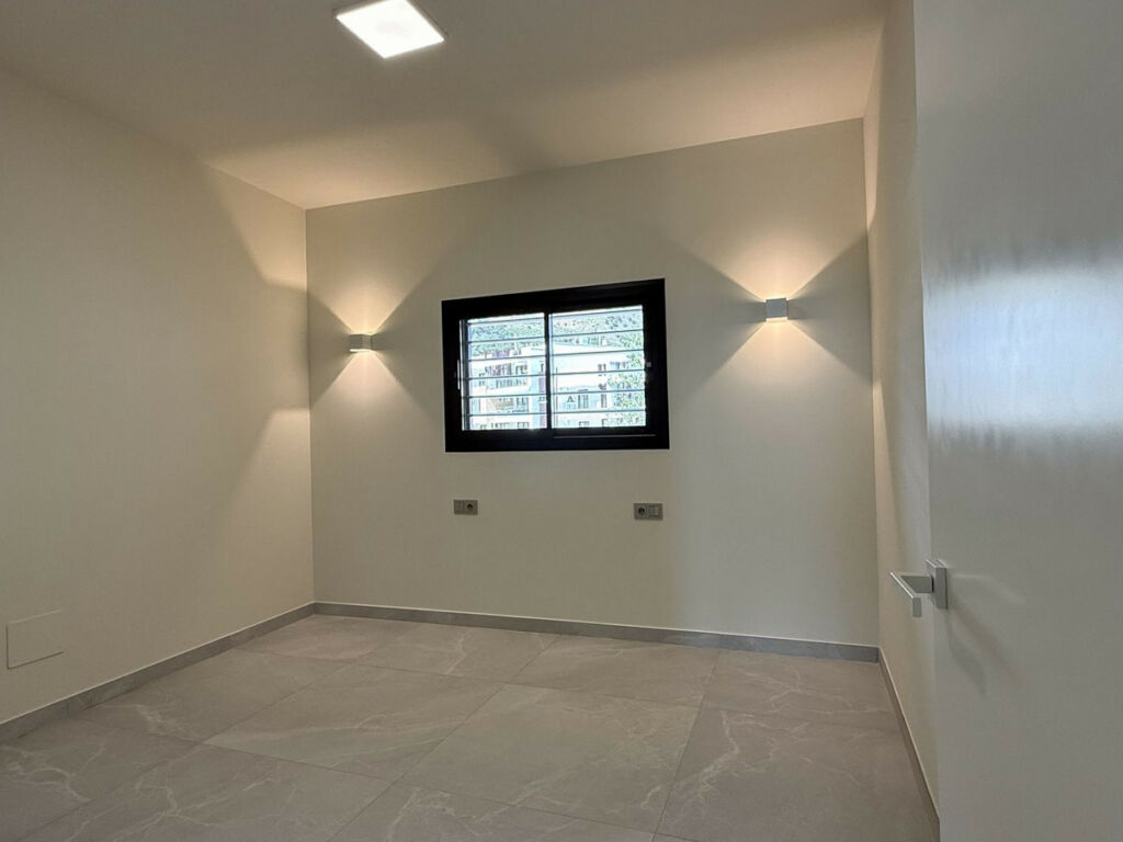 Middle Floor Apartment Fuengirola Málaga - image 9