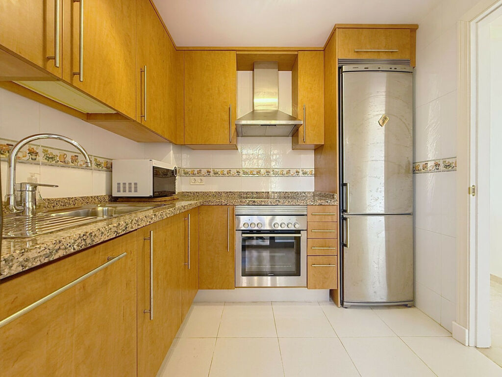 Middle Floor Apartment Manilva Málaga - image 9