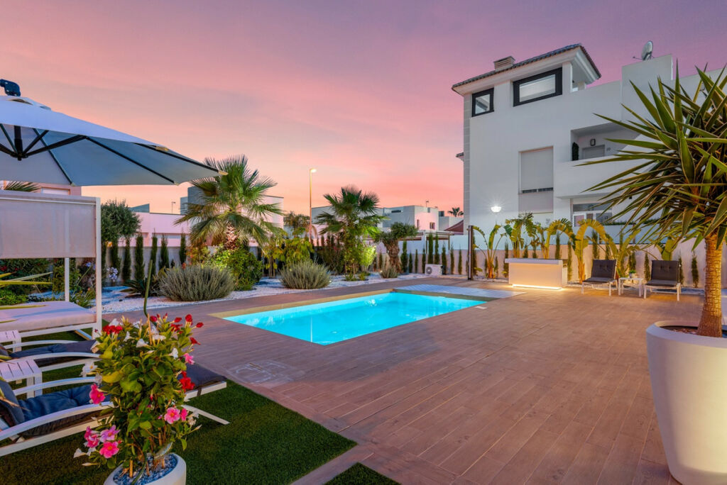 Detached Villa Ciudad Quesada Alicante - image 9
