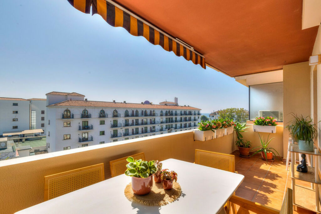 Middle Floor Apartment Nueva Andalucía Málaga - image 10