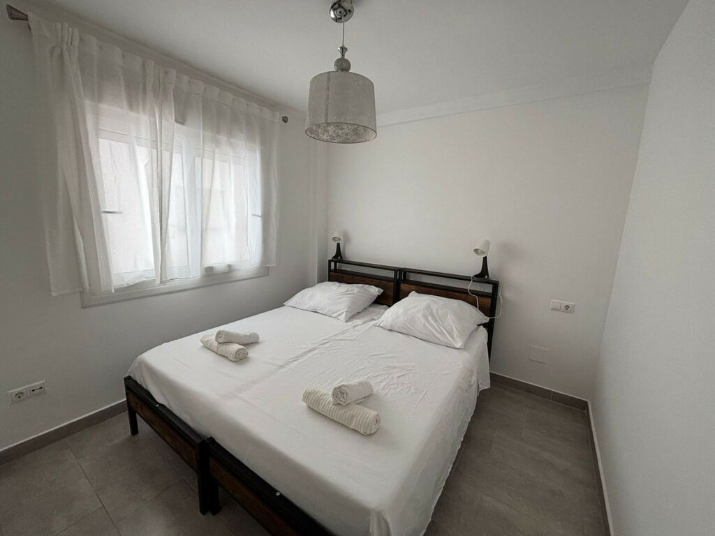 Middle Floor Apartment Fuengirola Málaga - image 9