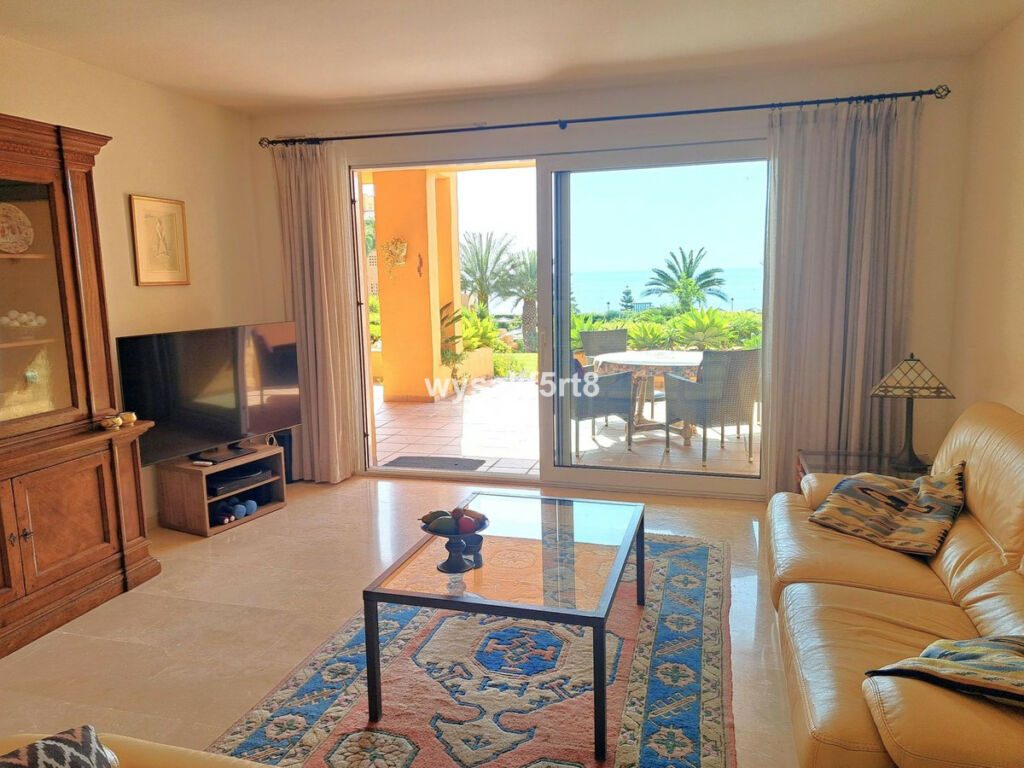 Ground Floor Apartment La Duquesa Málaga - image 11