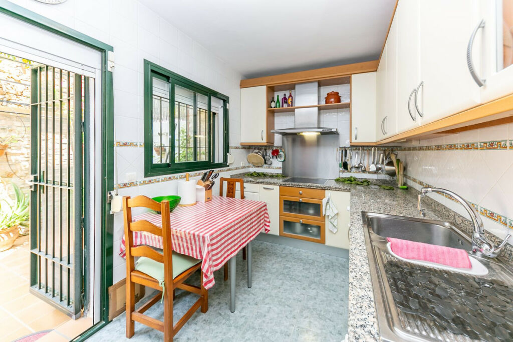 Townhouse Benalmadena Málaga - image 9