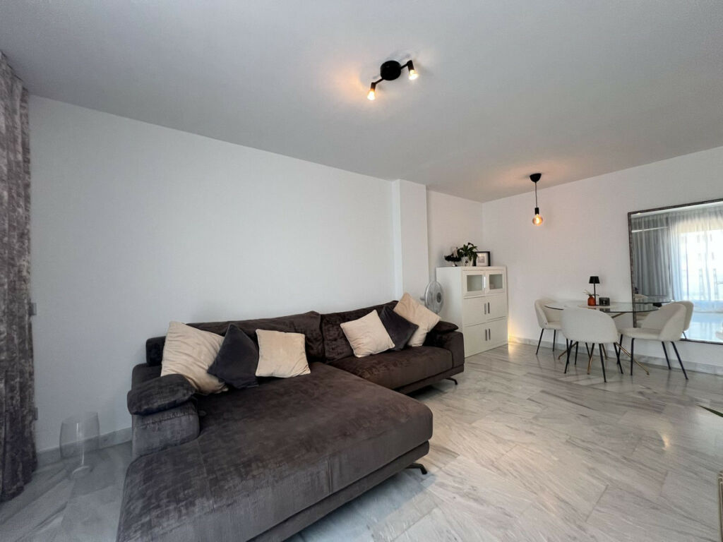 Middle Floor Apartment Benahavís Málaga - image 9