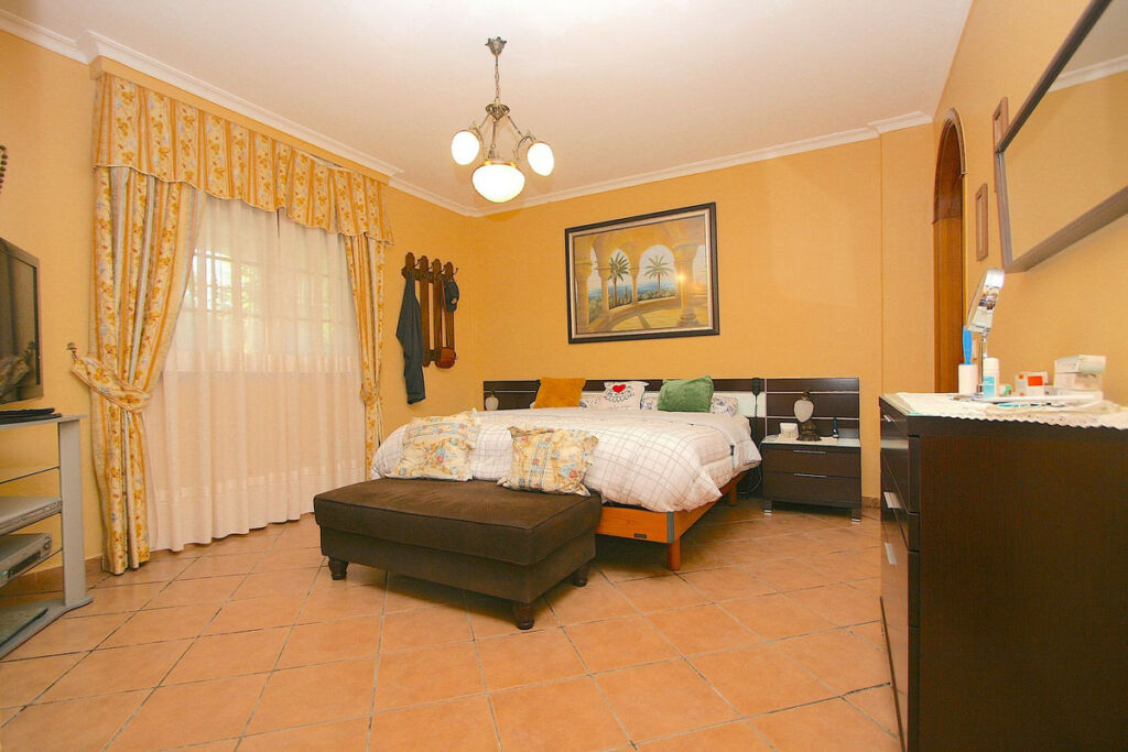 Detached Villa Alhaurín el Grande Málaga - image 8