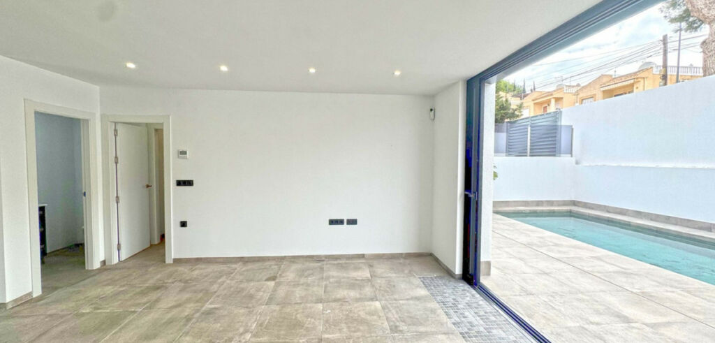 Detached Villa Torrevieja Alicante - image 9