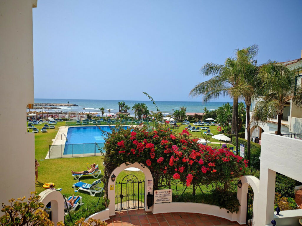 Ground Floor Apartment Puerto de Cabopino Málaga - image 9