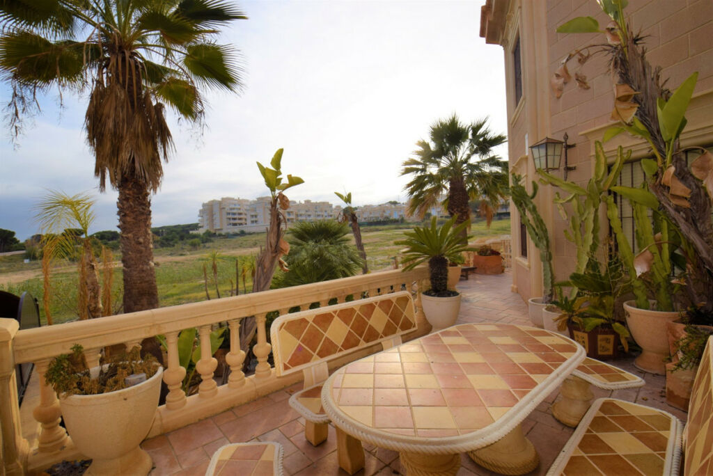 Detached Villa Guardamar del Segura Alicante - image 9