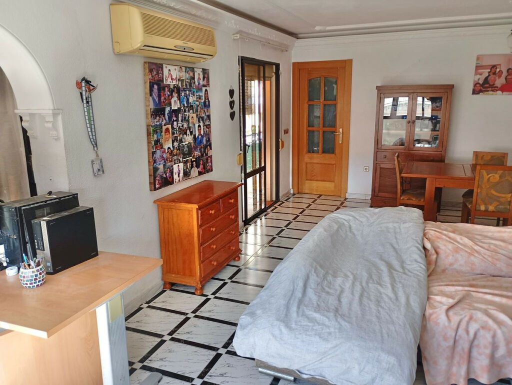 Middle Floor Apartment Los Boliches Málaga - image 9