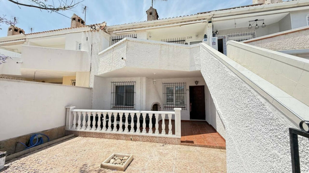 Bungalow Orihuela Costa Alicante - image 9