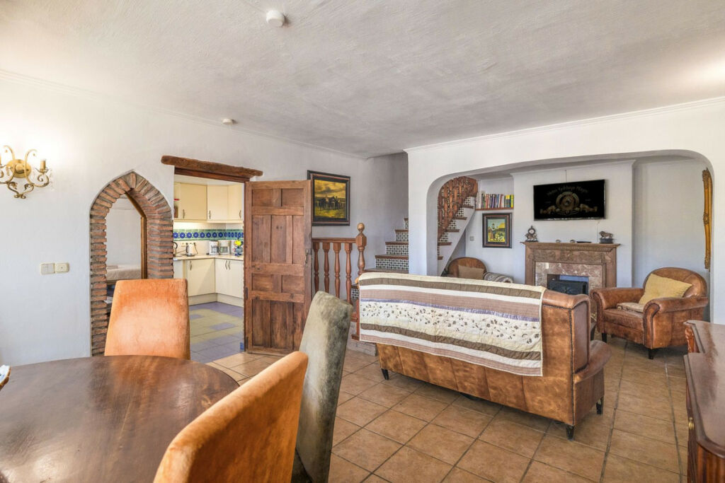 Detached Villa Estepona Málaga - image 26