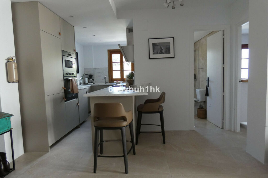 Middle Floor Apartment La Duquesa Málaga