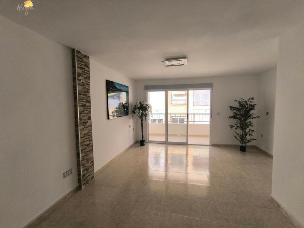 Middle Floor Apartment Torrevieja Alicante