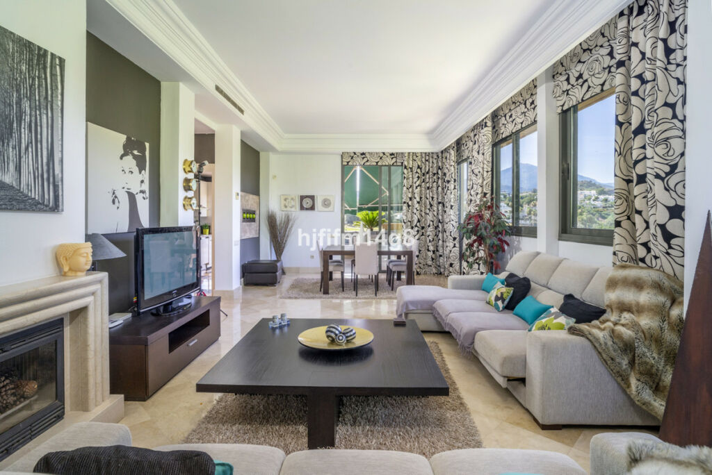 Penthouse Duplex Nueva Andalucía Málaga - image 4