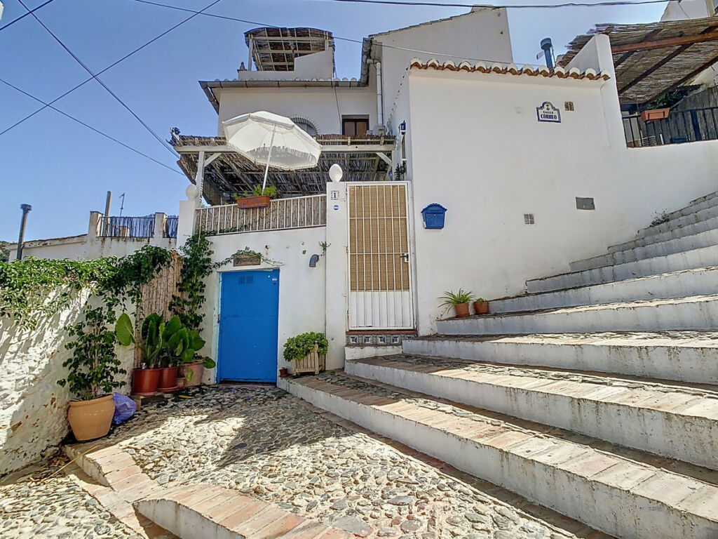 Townhouse Cútar Málaga - image 3
