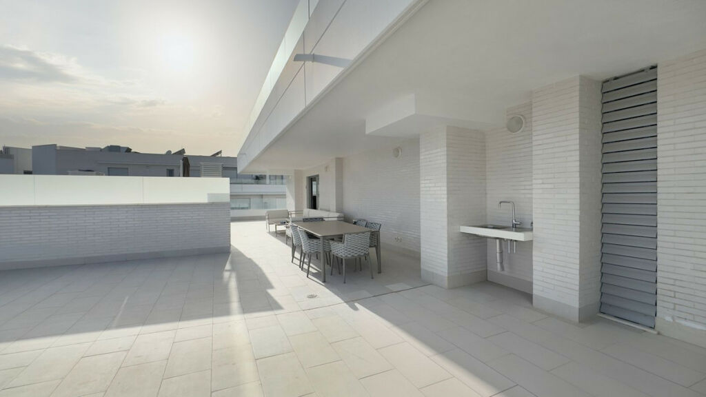 Top Floor Apartment Nueva Andalucía Málaga
