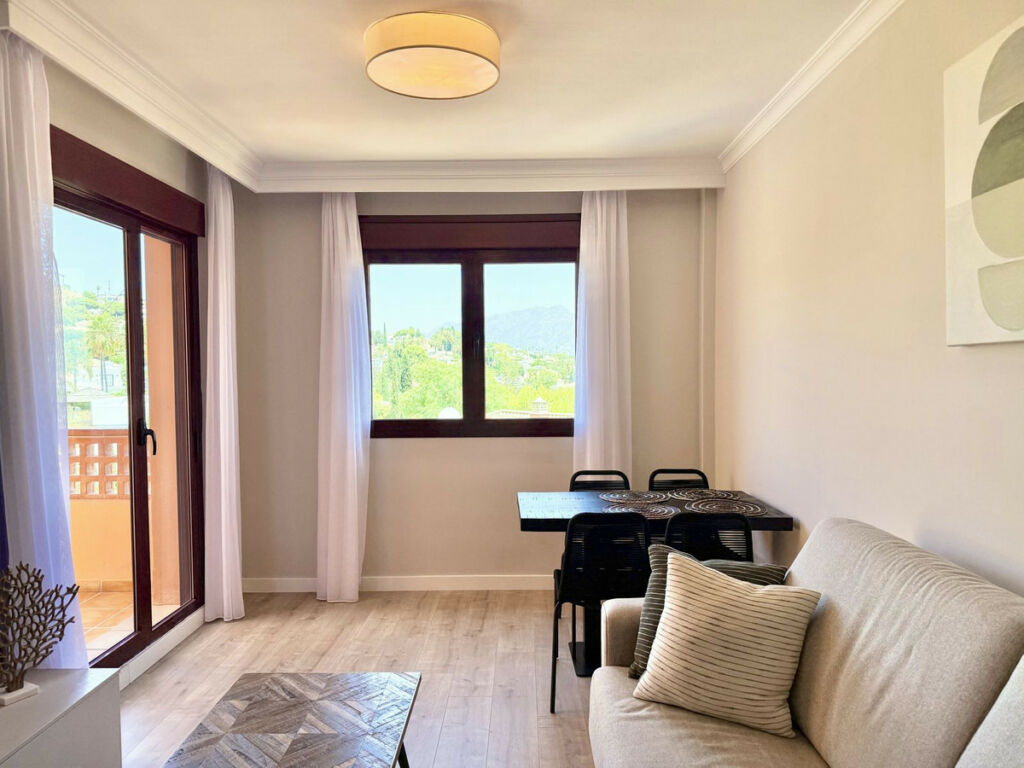 Top Floor Apartment Benahavís Málaga - image 2