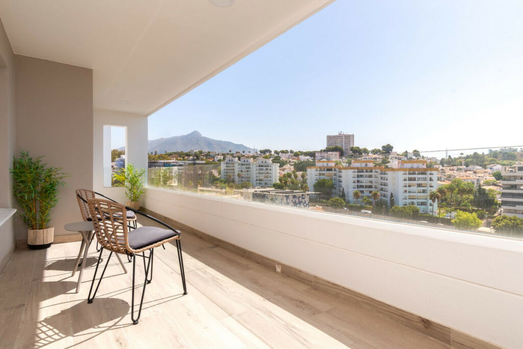Top Floor Apartment Nueva Andalucía Málaga