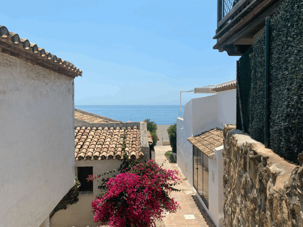Middle Floor Apartment Estepona Málaga