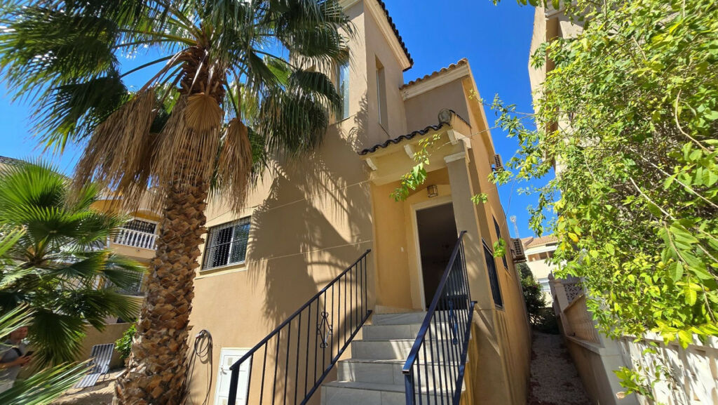 Detached Villa Orihuela Alicante - image 2