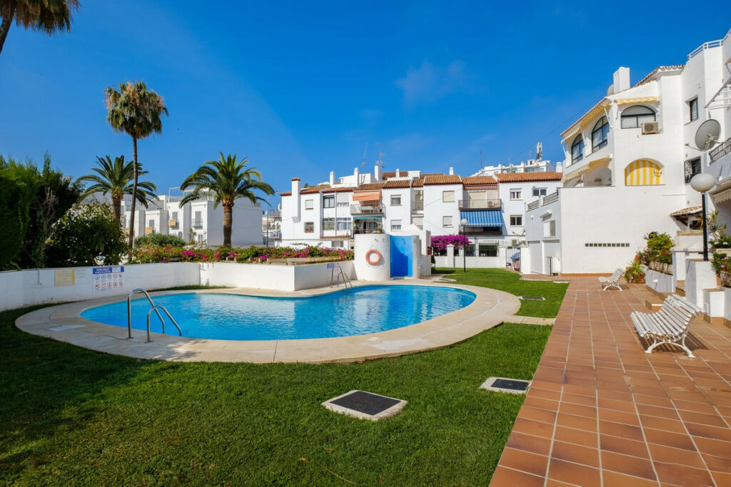 Middle Floor Apartment Nerja Málaga