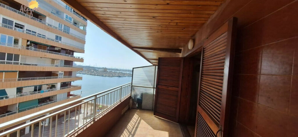 Middle Floor Apartment Torrevieja Alicante