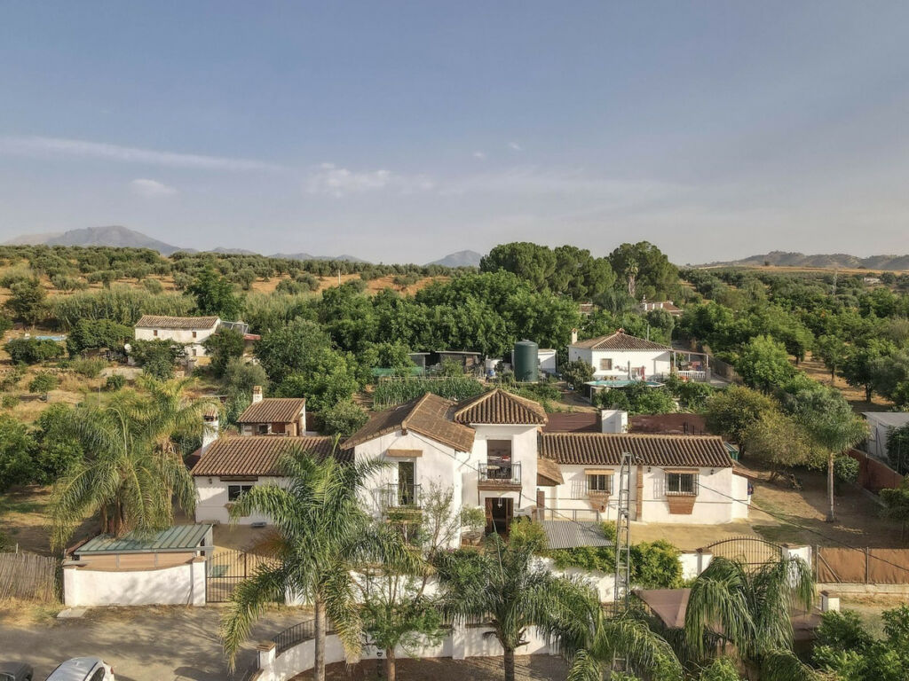 Detached Villa Coín Málaga - image 8