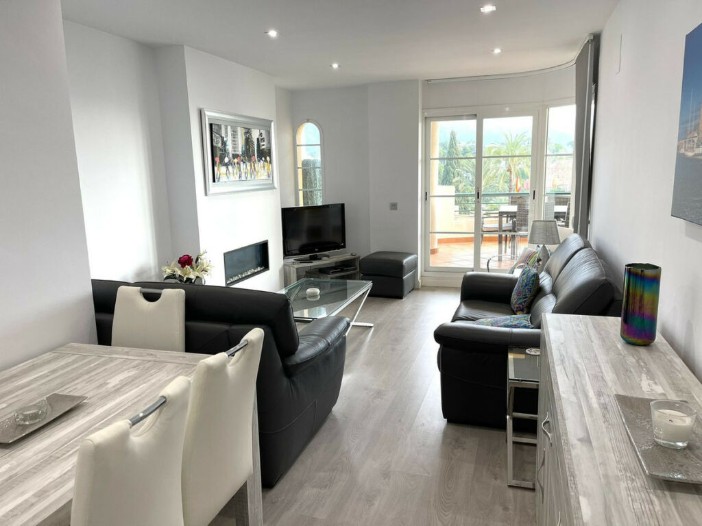 Middle Floor Apartment Nueva Andalucía Málaga
