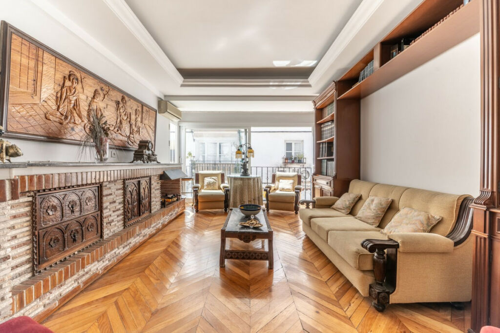 Middle Floor Apartment Marbella Málaga - image 2