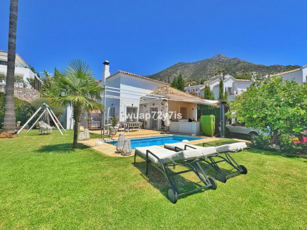 Detached Villa Istán Málaga