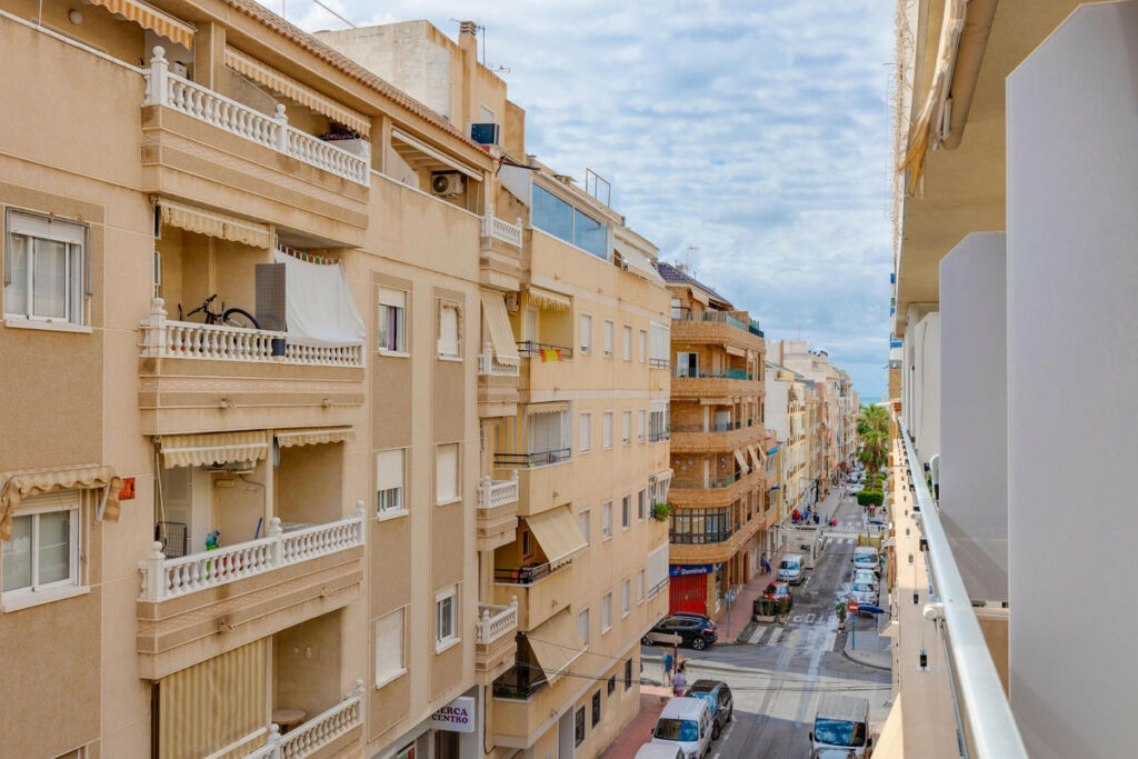 Middle Floor Apartment Torrevieja Alicante