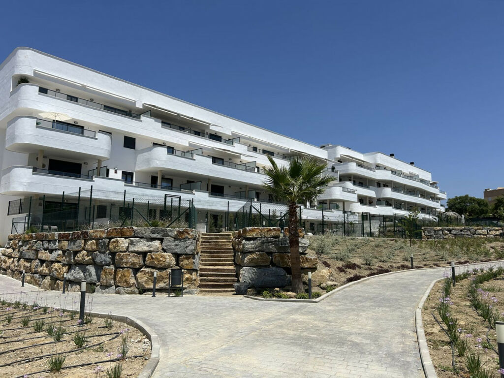 Ground Floor Apartment New Golden Mile Málaga - image 6