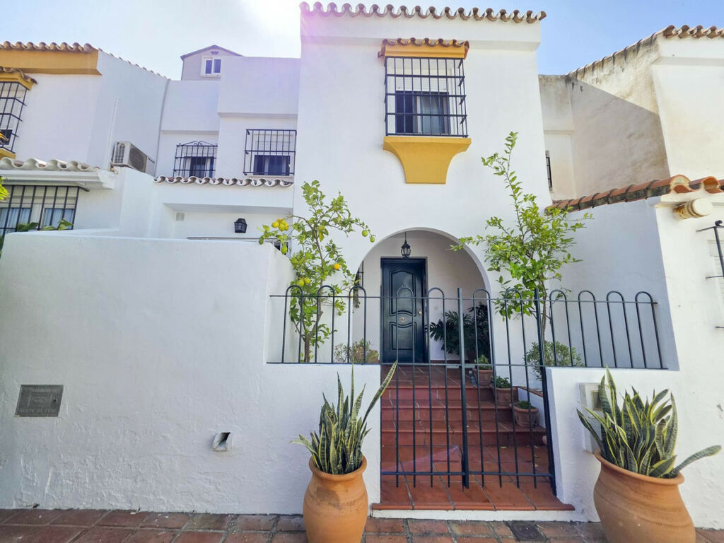 Townhouse Casares Playa Málaga - image 2